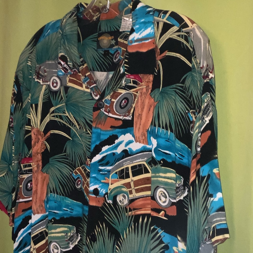 Casual Men's Tropical Button-Down Shirt in Black and Teal
